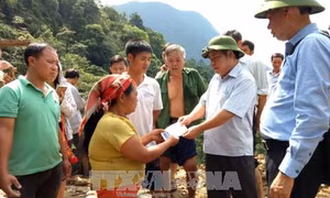 Hà Giang: Sạt lở đất vùi lấp một ngôi nhà, hai vợ chồng may mắn thoát nạn 