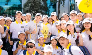 Lý Nhã Kỳ một ngày chạy 3 show không biết mệt 