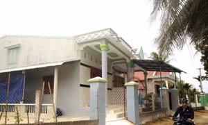 Kéo dài thời hạn hỗ trợ hộ nghèo xây dựng nhà ở phòng, tránh bão lụt tại 8 tỉnh miền Trung