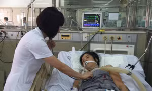 Chồng suy sụp vì vợ mắc bệnh hiểm nghèo, không có bảo hiểm y tế