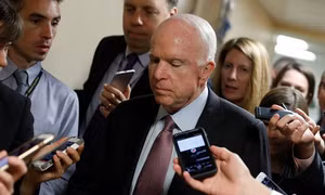 Thượng nghị sĩ John McCain thừa nhận tiên lượng bệnh ung thư não rất xấu