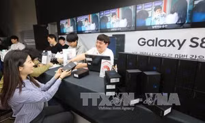 Samsung Galaxy S8 vượt mặt đàn anh Galaxy S7 