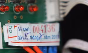 Xử phạt trạm xăng dầu gắn 'nút lạ' trên trụ bơm