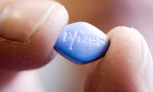 Dân làng 'rạo rực' khi hít khói nhà máy sản xuất Viagra