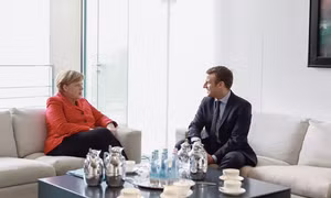 EU nhẹ nhõm, chúc mừng chiến thắng của ông Macron