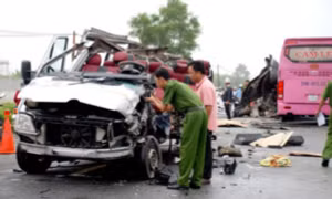 Xử lý nghiêm sai phạm trong vụ tai nạn xe khách làm 14 người thương vong