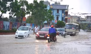 Nhiều tuyến đường ở thành phố Nam Định ngập sâu 