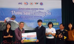 Phát động chương trình ‘Vườn rau Trường Sa’