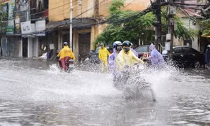 Hà Nội: Mưa lớn diện rộng gây ngập úng một số khu vực 
