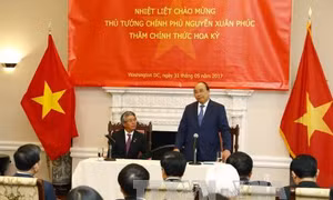 Thủ tướng Nguyễn Xuân Phúc thăm Đại sứ quán Việt Nam tại Hoa Kỳ