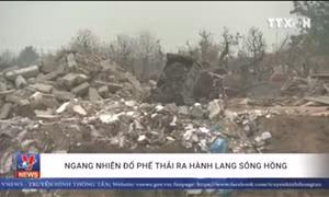 Ngang nhiên đổ phế thải ra hành lang sông Hồng