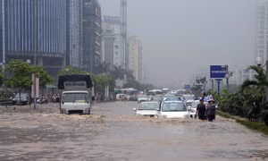 Nhiều khu đô thị mới ở Hà Nội thành 'ốc đảo' trong mưa: Vì đâu nên nỗi?