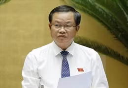 Phó Chủ tịch Quốc hội Đỗ Bá Tỵ tiếp xúc cử tri Lào Cai