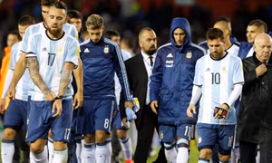 Đội bét bảng Venezuela ngáng đường đương kim á quân thế giới Argentina