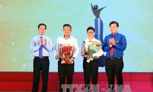 Trao giải báo chí viết về công tác Đoàn và phong trào thanh thiếu nhi năm 2017