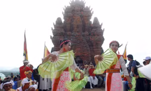 Tôn vinh lễ hội Katê