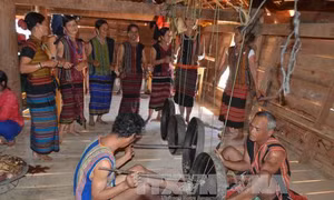 Đồng bào các dân tộc Ngã ba Đông Dương phấn khởi đón Tết 