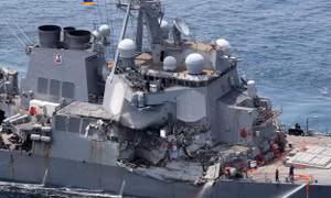 Tiết lộ mới nhất về vụ va chạm khiến tàu khu trục Mỹ USS Fitzgerald bẹp góc, chỉ huy bị thương