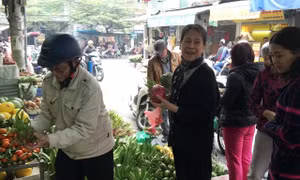 Chuối xanh quả lẻ bày mâm ngũ quả ngày Tết hét giá 'trên trời' 