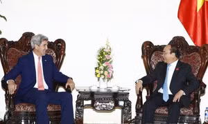 Thủ tướng Nguyễn Xuân Phúc tiếp cựu Ngoại trưởng Hoa Kỳ John Kerry