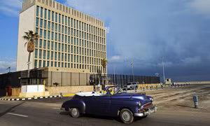 Mỹ ngừng cấp thị thực vô thời hạn cho công dân Cuba