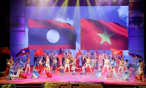 Vun đắp quan hệ Việt - Lào 'mãi mãi vững bền hơn núi, hơn sông'