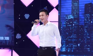 Xúc động tấm lòng của chàng trai đi thi hát để chữa bệnh tai biến cho cha