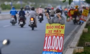 Mua bảo hiểm xe máy 5.000-10.000 đồng có "thoát" cảnh sát giao thông phạt?