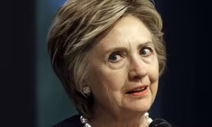 Tạp chí Mỹ xin lỗi vì khuyên bà Clinton đan len thay vì tranh cử