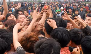Đầu xuân lại nóng cảnh tranh cướp phết Hiền Quan