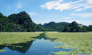 Nhiệt độ hơn 41 độ C, đi đâu quanh Hà Nội để trốn nóng