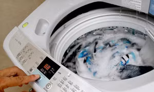 Xử lý khi máy giặt báo lỗi cửa từ “dE”