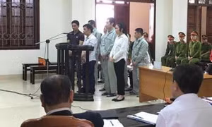 Xét xử đường dây buôn lậu qua biên giới