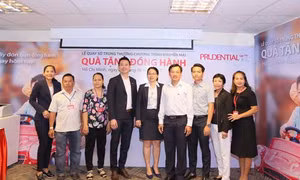 Prudential tổ chức Lễ Quay số tìm ra chủ nhân các giải thưởng chương trình khuyến mại 'Quà tặng đồng hành'