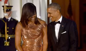 Vợ chồng Obama 'đút túi' 60 triệu USD với cuốn hồi ký mới
