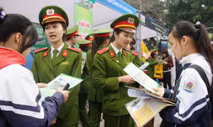 Thí sinh không được đăng ký cả ngành công an và quân đội