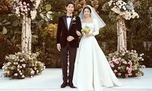 Chiếc váy cưới tiền tỷ của Song Hye Kyo được Dior thiết kế như thế nào?