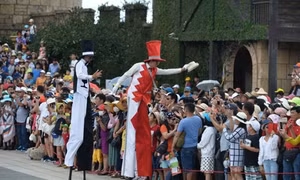 'Ngóng' màn trình diễn carnival rầm rộ nhất trên Phố đi bộ Hồ Gươm cuối tuần này