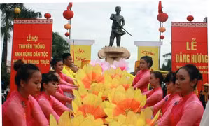 Dâng hương tưởng nhớ Anh hùng dân tộc Nguyễn Trung Trực