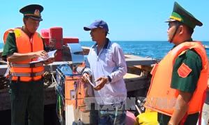 Tuyên truyền, phổ biến pháp luật cho ngư dân vùng biển đảo