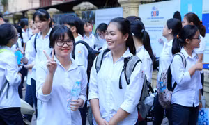 Đề bài vừa sức, thí sinh thi vào 10 Hà Nội 'thở phào' với môn Văn