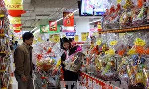 Chọn mua bánh, mứt, kẹo ngon và an toàn ngày Tết