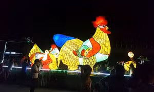 Ngắm những chiếc đèn lồng khổng lồ ở Tuyên Quang