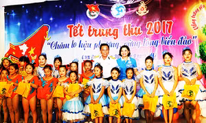 Trung thu rộn rã tiếng cười nơi cảng Quân sự Cam Ranh