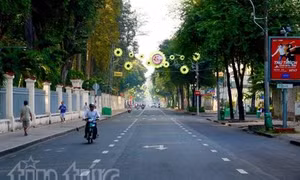 Giao thông nội đô TP Hồ Chí Minh vắng vẻ sau Tết, cửa ngõ đông đúc 