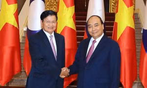 Thủ tướng Nguyễn Xuân Phúc dự Kỳ họp lần thứ 40 Ủy ban liên Chính phủ Việt Nam - Lào