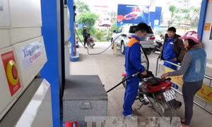 Giá xăng giảm tiếp 258 đồng/lít 