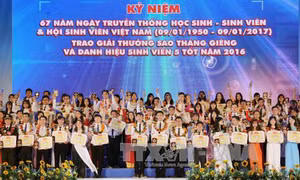 Trao giải thưởng “Sao Tháng Giêng” và tuyên dương “Sinh viên 5 tốt”