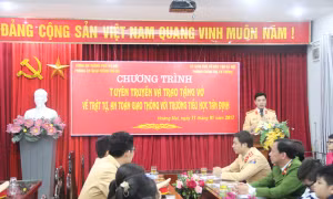 Tuyên truyền luật giao thông cho học sinh tiểu học 