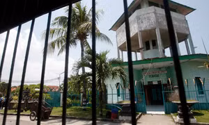 Các tù nhân nước ngoài đào hầm vượt ngục ở Indonesia